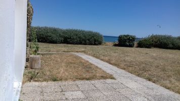 Penvins -    vue sur mer 