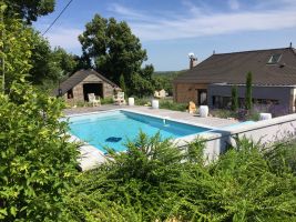 Gite  Chavagnac pour  4 •   avec piscine prive 