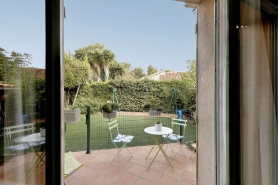 Studio in Hyeres - Vacation, holiday rental ad # 69850 Picture #1