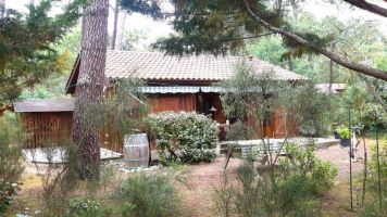 House in  for   3 •   with shared pool 