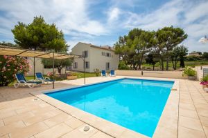 Gite in Roaix for   8 •   with private pool 