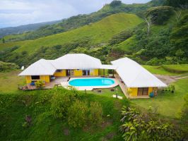 House in Papeete for   8 •   with private pool 
