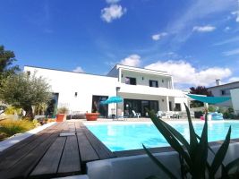 Bed and Breakfast in Vaux sur mer voor  2 •   met priv zwembad 