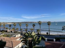 Flat in Bandol for   4 •   view on sea 