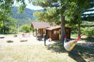 Chalet  Chateauneuf de bordette pour  4 •   2 toiles 