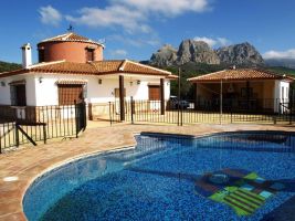 Huis in Riogordo voor  6 •   met zwembad in complex 