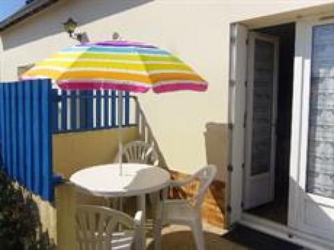 Flat in Trélévern - Vacation, holiday rental ad # 70170 Picture #1