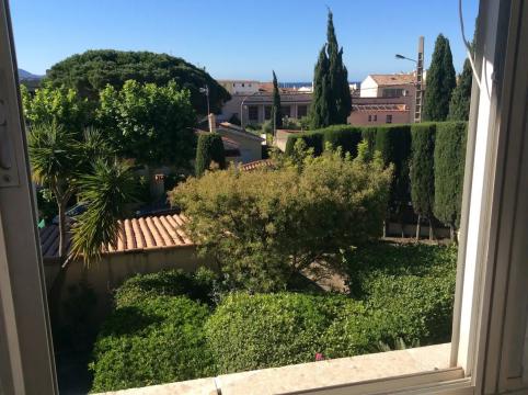 Flat in Bandol for   4 •   2 bedrooms 