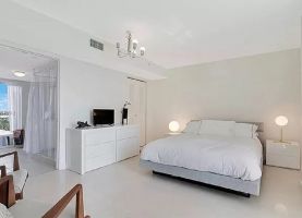 House in Miami beach for   8 •   2 bedrooms 