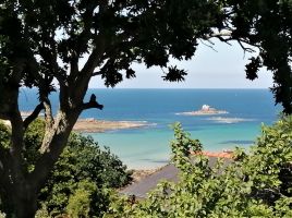 Appartement in Trlvern fr  4 •   Aussicht aufs Meer 