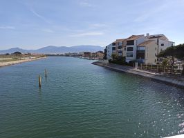 Appartement à St cyprien pour  5 •   vue sur lac 
