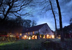 House in Pourrain for   9 •   3 bedrooms 