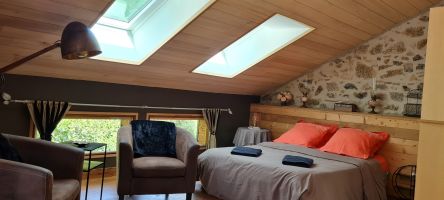 Chalet  Savignac de nontron pour  2 •   animaux accepts (chien, chat...) 