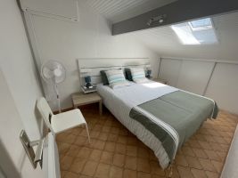 Appartement in Six fours les plages voor  6 •   uitzicht op zee 