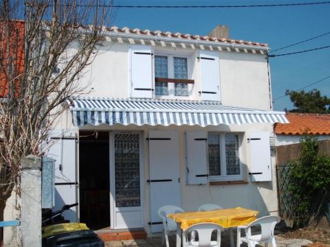 Casa en Brtignolles sur mer para  6 •   patio 