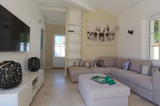 House in Saint-Martin-de-r - Vacation, holiday rental ad # 71959 Picture #2