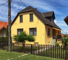 House in Balatonlelle for   12 •   with terrace 