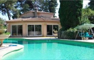Haus in Aubagne für  4 •   mit privat Schwimmbad 