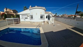 Casa en Quesada para  7 •   con piscina privada 