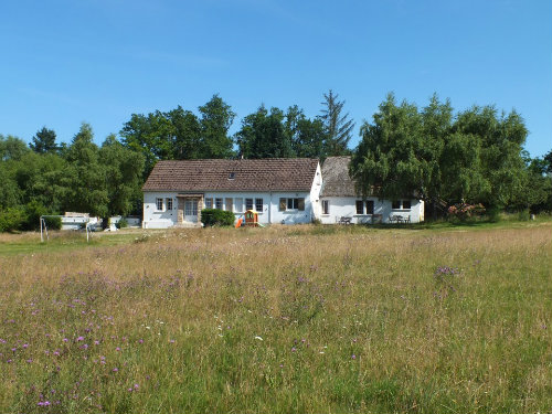 A spacious cottage & Lake