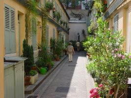 Studio in Paris for   1 •   garden 