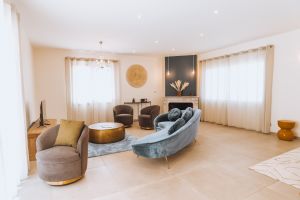 Talo (miss�) Pezenas mist�  8 &bull;   &bull;  terassilla 