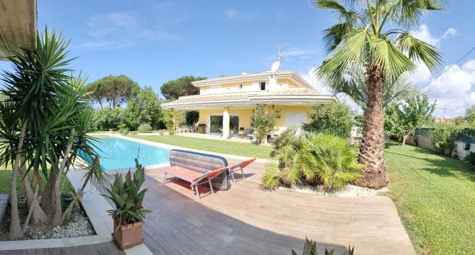 Bed and Breakfast (miss) Nettuno mist  6 •   luksustalo 