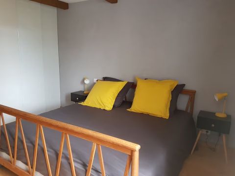 Chambre d'h�tes � Saint-pont - Location vacances, location saisonni�re n�76546 Photo n�1