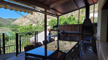 Gite � Tolosa (alcala del jucar) pour  16 &bull;   &bull;  vue sur lac 