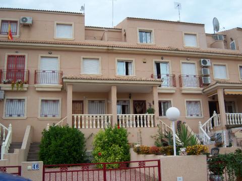 House in Orihuela costa for   6 •   3 bedrooms 