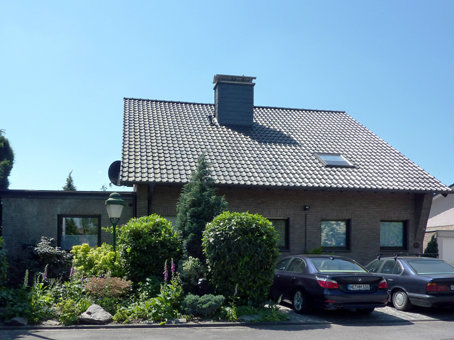 House in Meerbusch for   4 •   private parking 