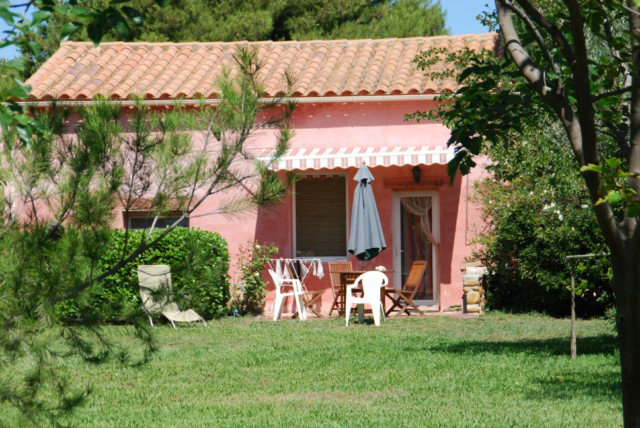 Gite Mouries - 8 personnes - location vacances