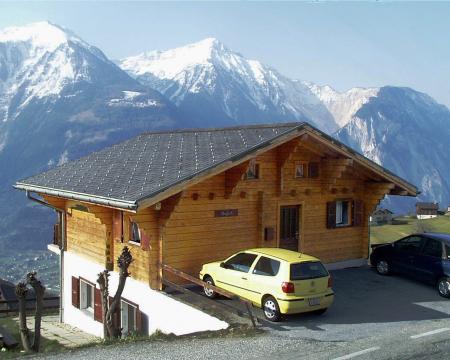 Chalet in Guttet-feschel for   5 •   private parking 