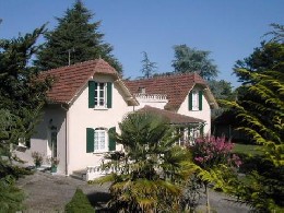 Bed and Breakfast in Port-ste-foy-et-ponchapt voor  4 •   met terras 