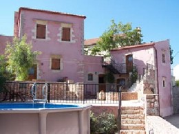 House in Vamos for   3 •   with shared pool 