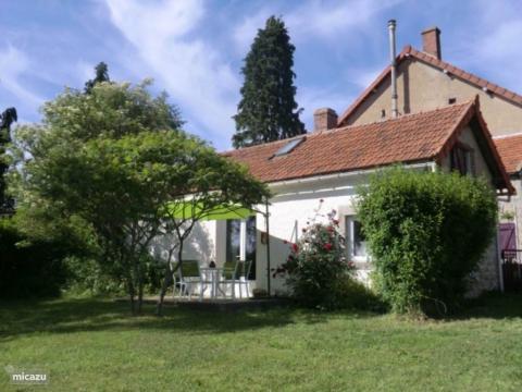 Gite in Buxieres sous montaigut for   4 •   with shared pool 