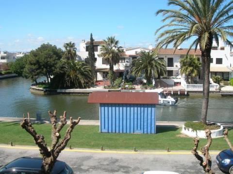 Flat in Empuria Brava - Vacation, holiday rental ad # 21859 Picture #1 thumbnail