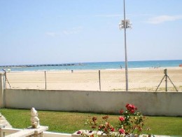 Apartamento en Cunit para  6 •   vista al mar 