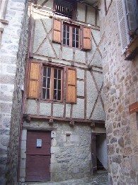 Maison  Laroquebrou pour  6 •   2 chambres 